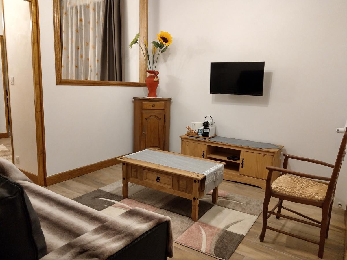 Les Chambres D'Hotes De La Frissonnette Auzelles エクステリア 写真