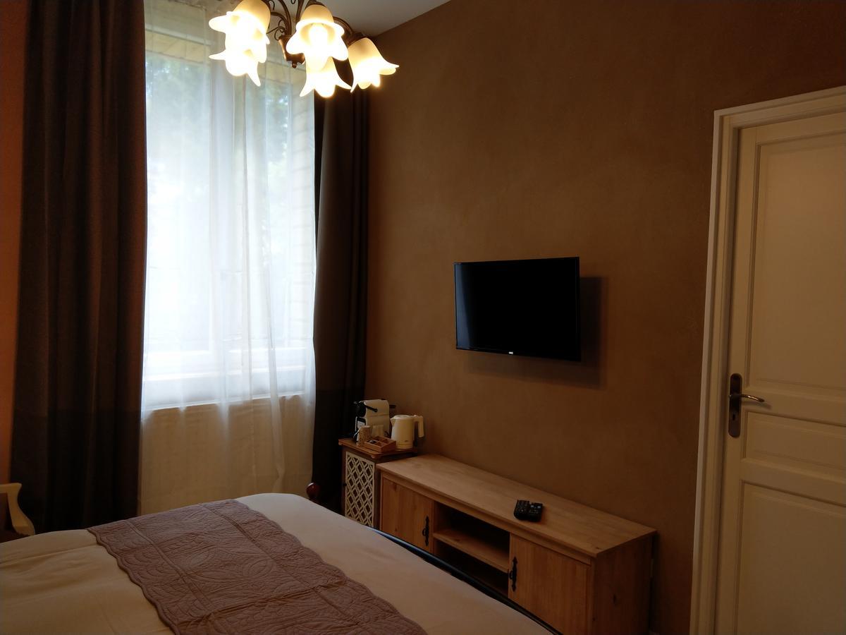 Les Chambres D'Hotes De La Frissonnette Auzelles エクステリア 写真