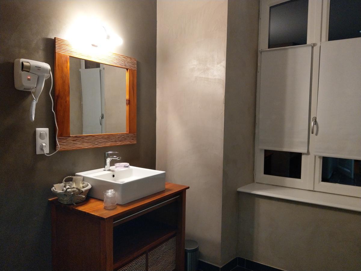 Les Chambres D'Hotes De La Frissonnette Auzelles エクステリア 写真