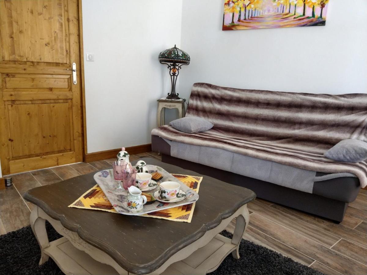 Les Chambres D'Hotes De La Frissonnette Auzelles エクステリア 写真